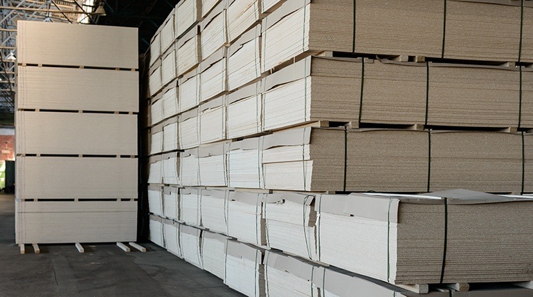 Fallstudie Holzfaser Verbundstoff Spanplattenproduktion: Effizienzsteigerung durch Trennmittel